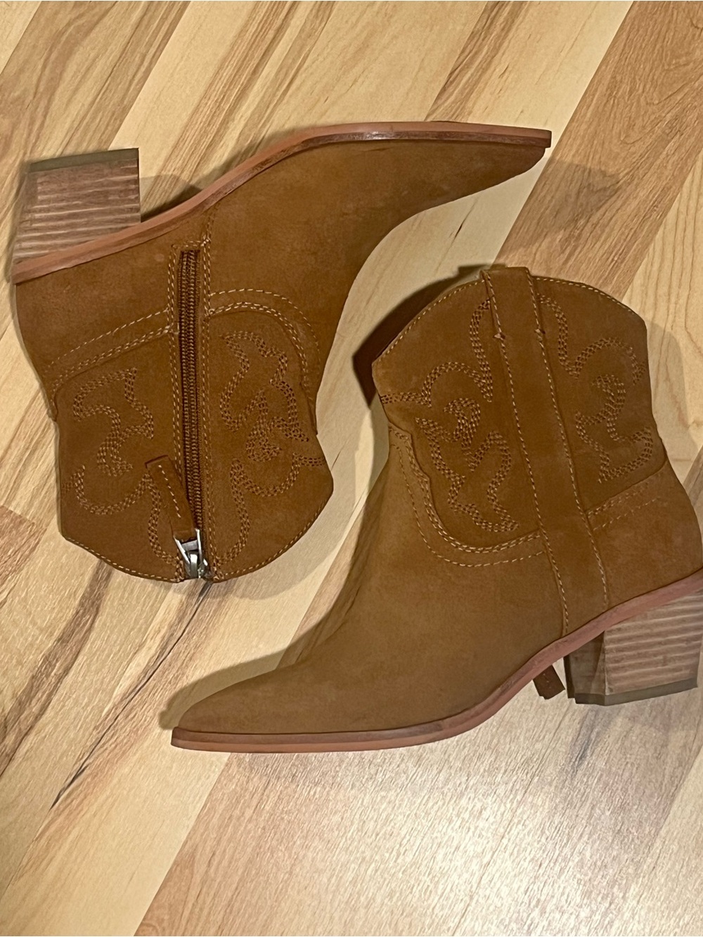 Dolce Vita cowgirl boots - Size 6